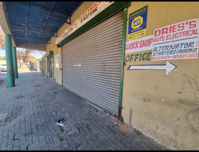 500M² BUILDING FOR SALE IN THE HILL